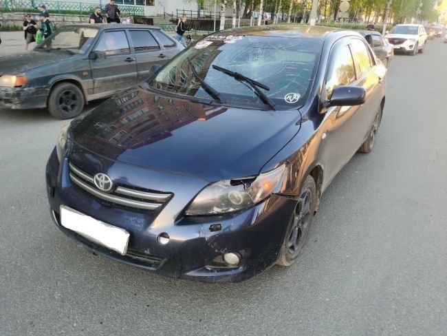 В Ухте подросток-велосипедист попал под колеса Toyota Corolla на пешеходном переходе