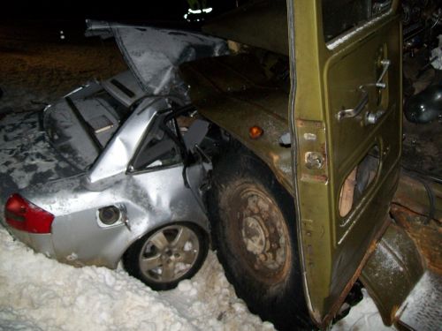В ДТП на 284 км автодороги Сыктывкар - Ухта погибла девушка