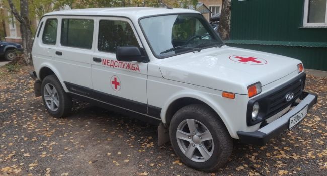Ухтинская городская поликлиника получила новый легковой автомобиль